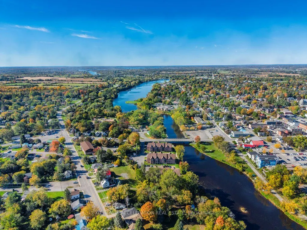 7 Centre Street S #106