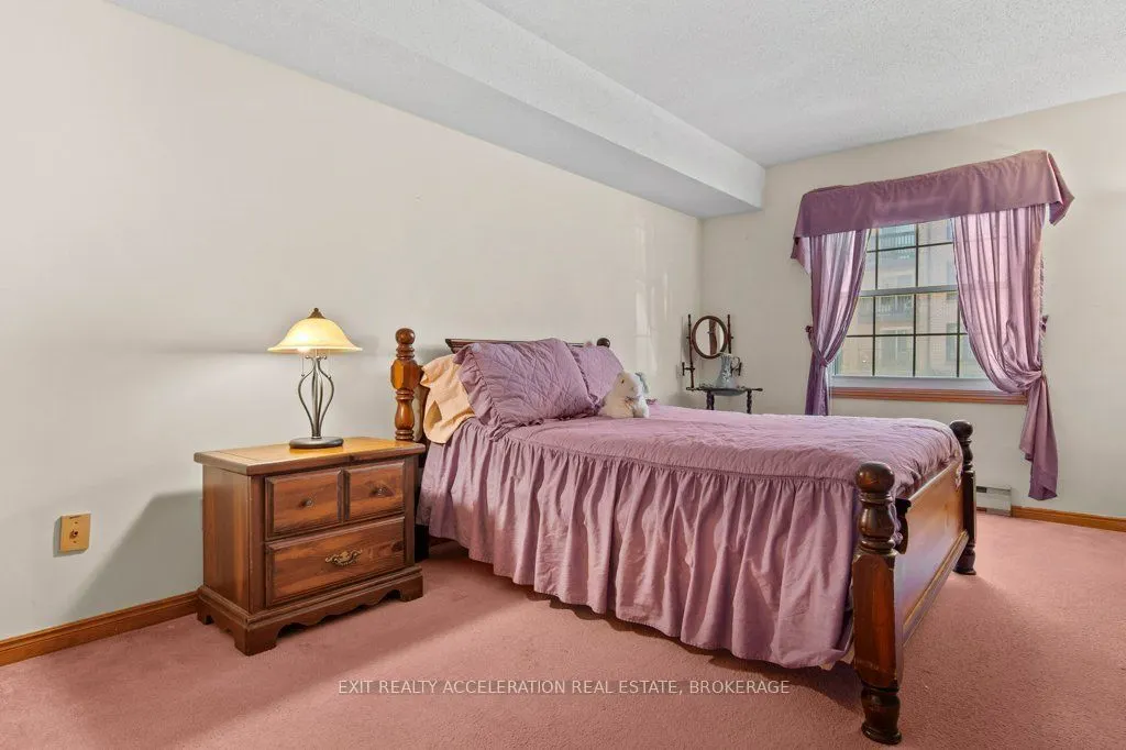 7 Centre Street S #106