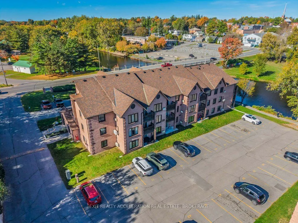 7 Centre Street S #106