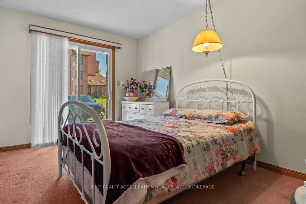 7 Centre Street S #106
