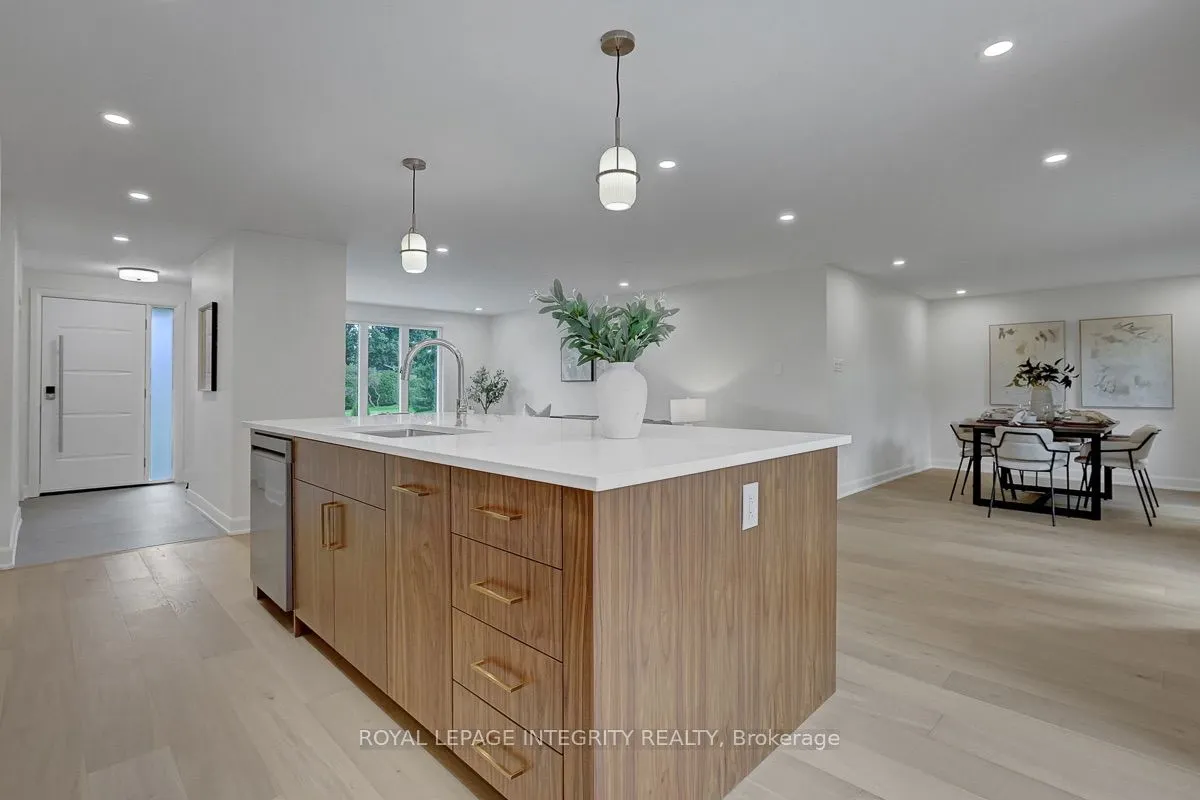 8 Brian Crescent