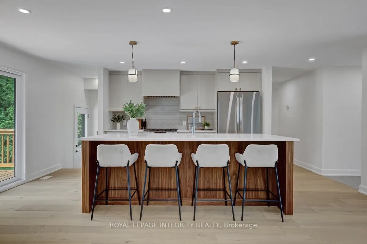 8 Brian Crescent