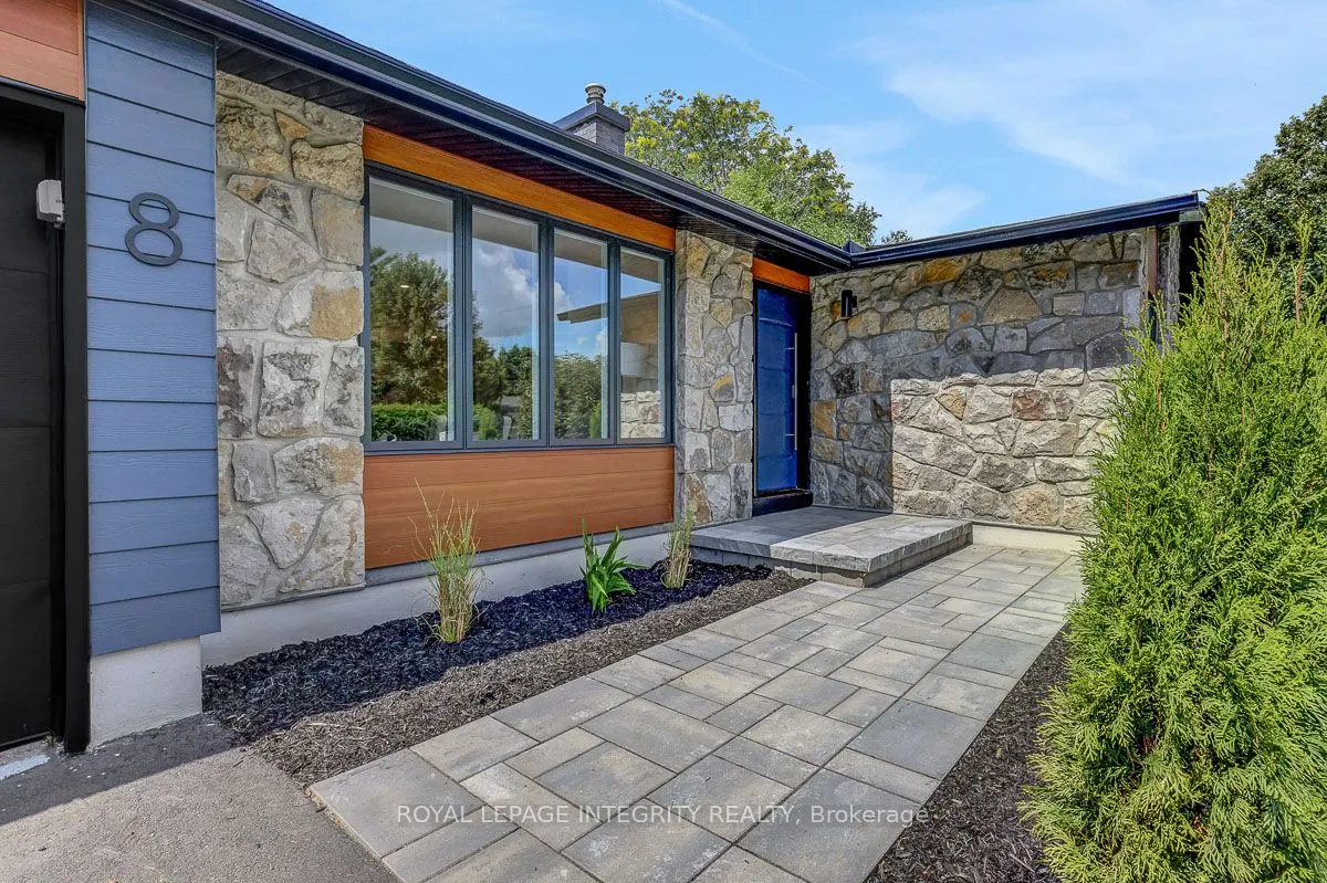8 Brian Crescent
