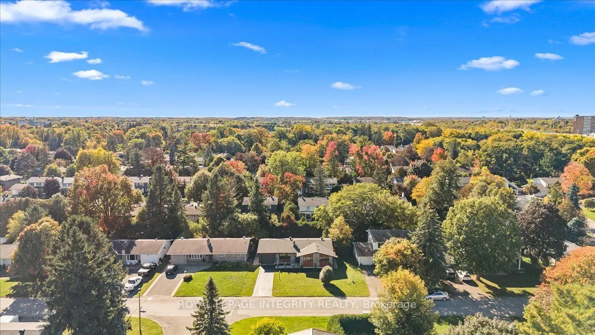 8 Brian Crescent