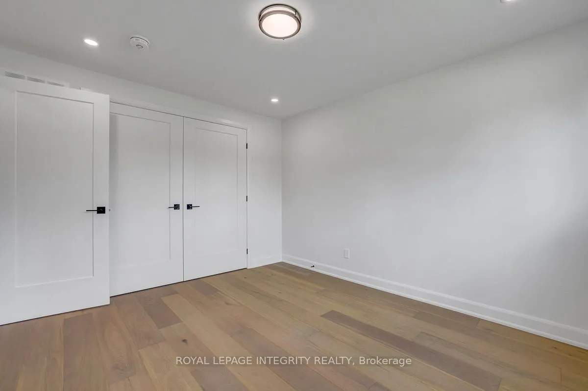 8 Brian Crescent