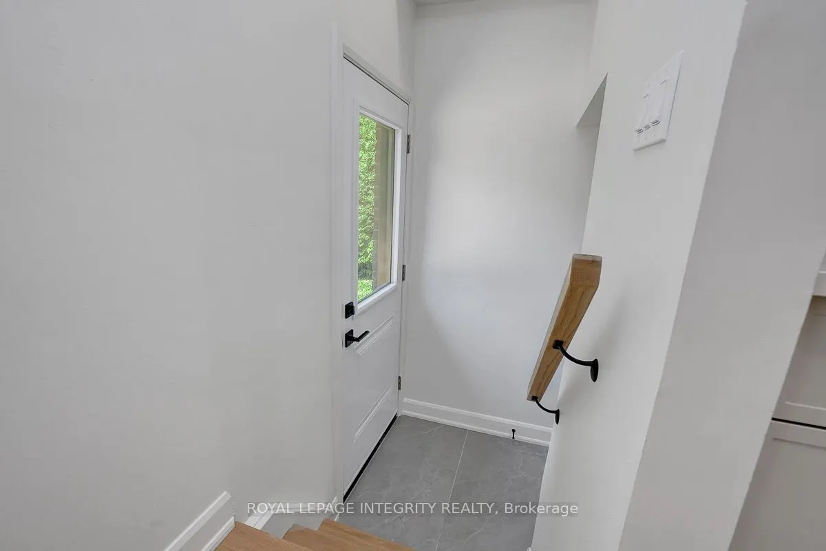 8 Brian Crescent