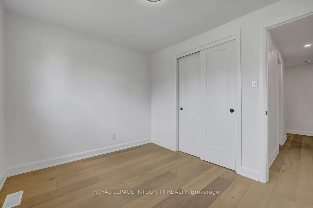 8 Brian Crescent