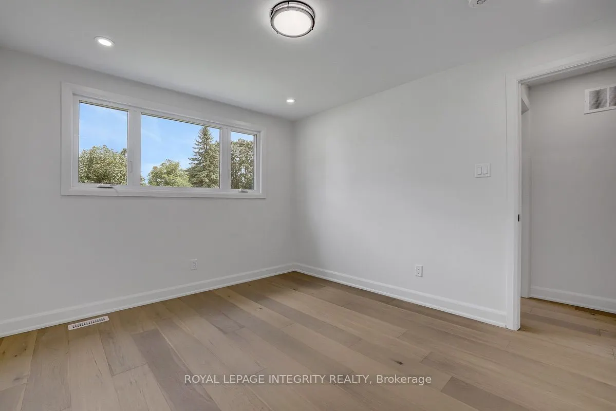 8 Brian Crescent