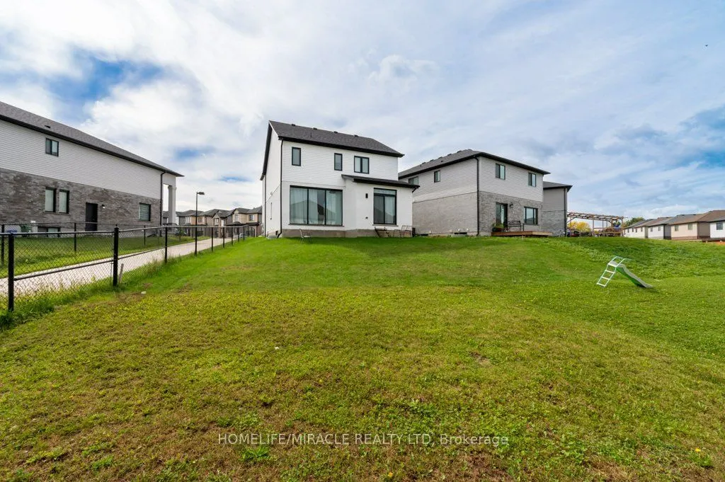 3032 Doyle Drive
