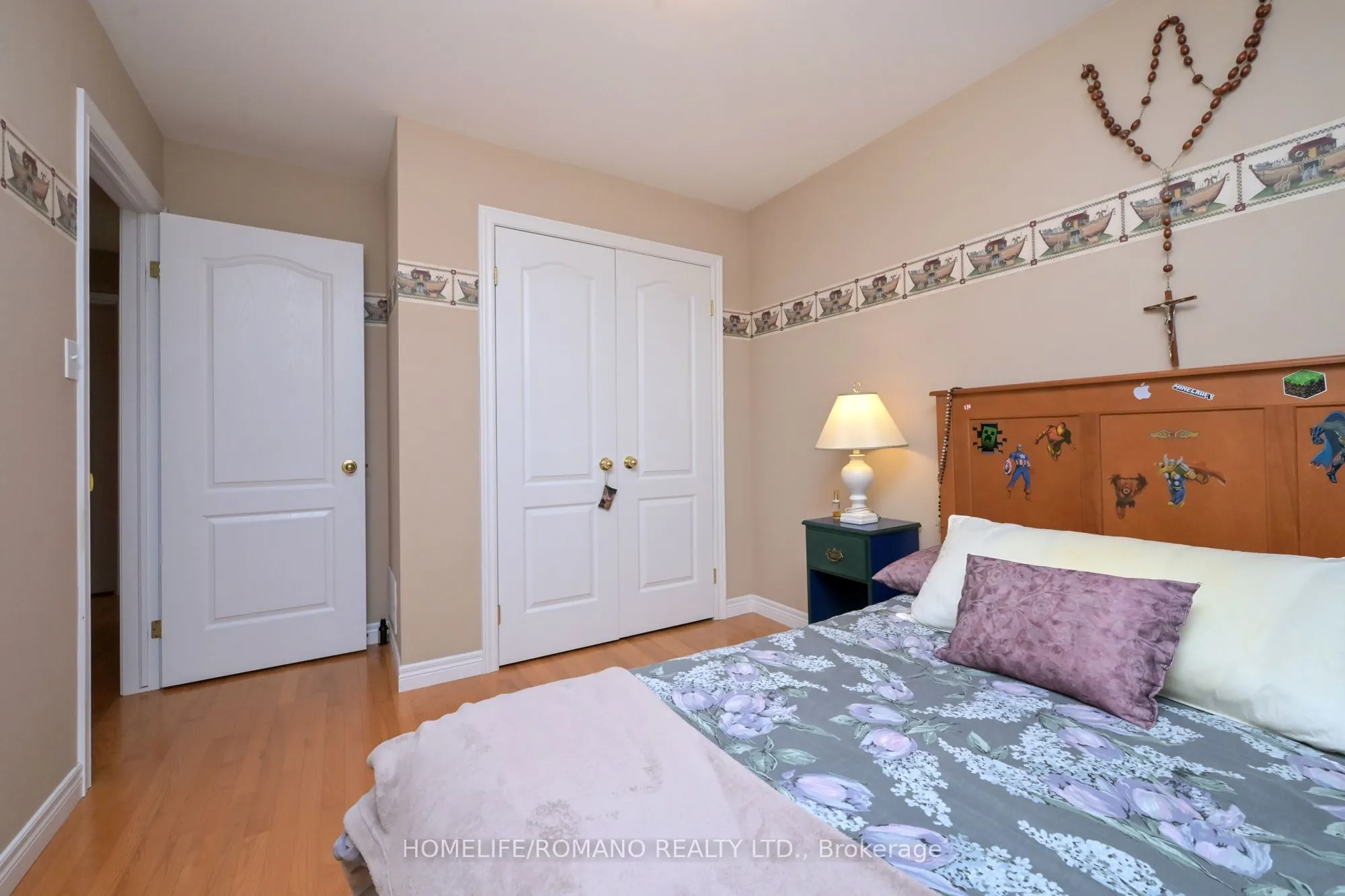 1052 Greenhill Avenue