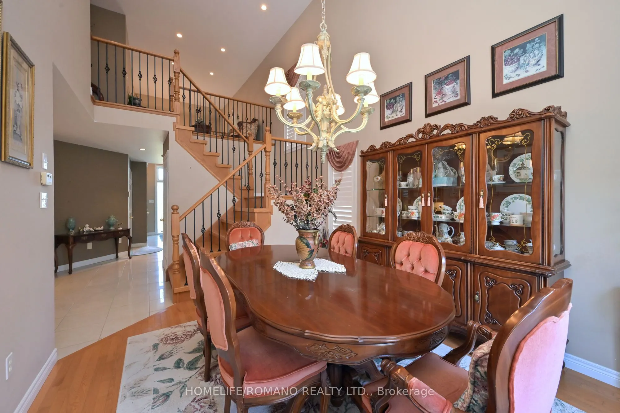 1052 Greenhill Avenue