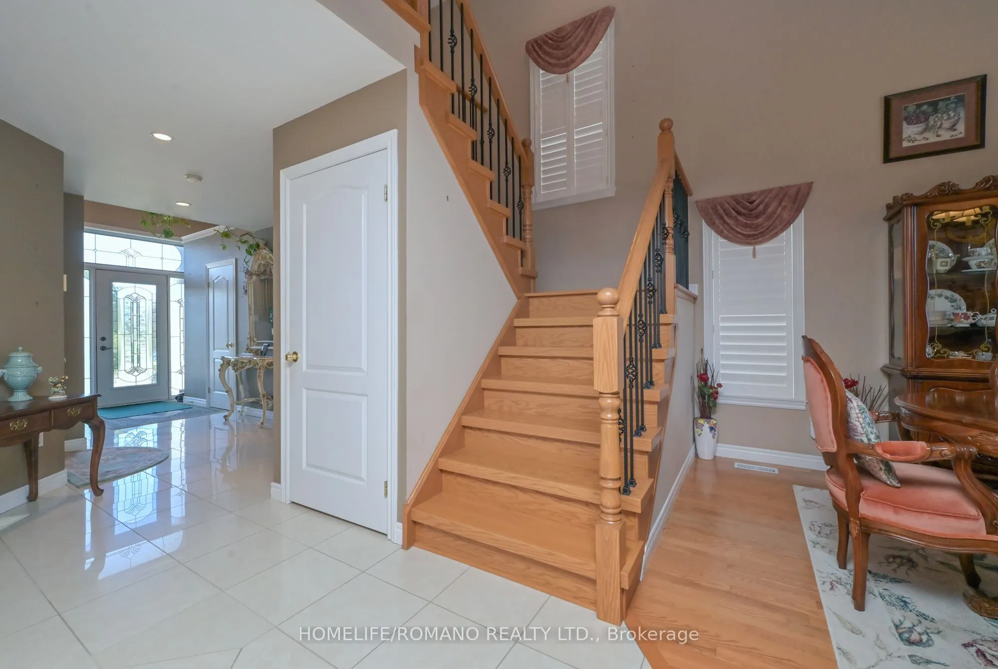 1052 Greenhill Avenue
