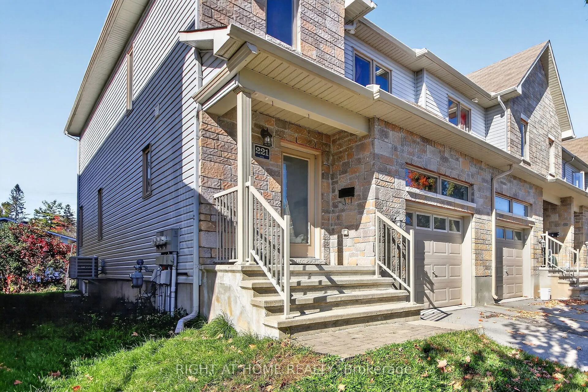 221 King Street
