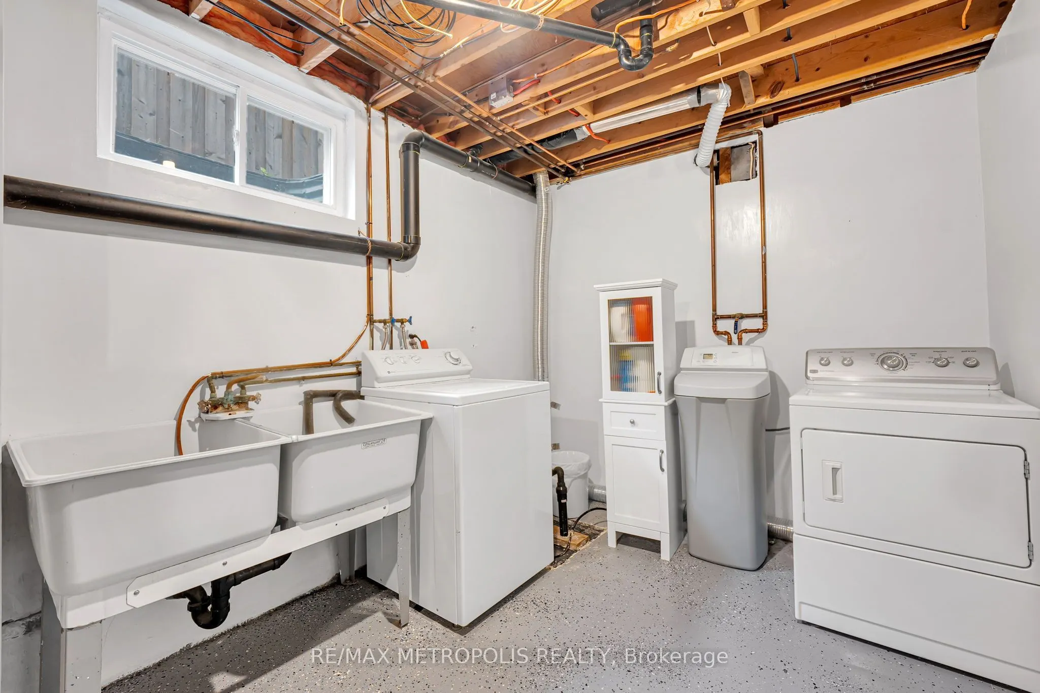 598 Black Oak Crescent