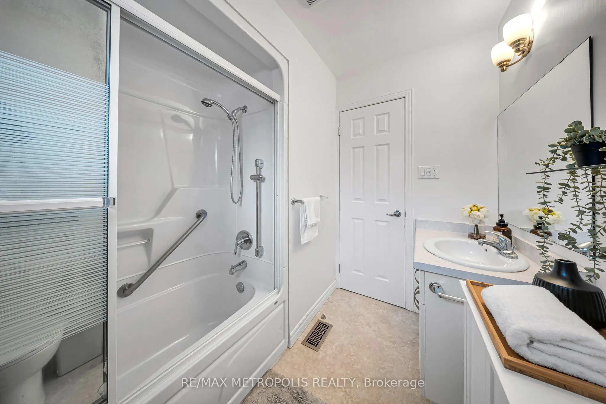 598 Black Oak Crescent