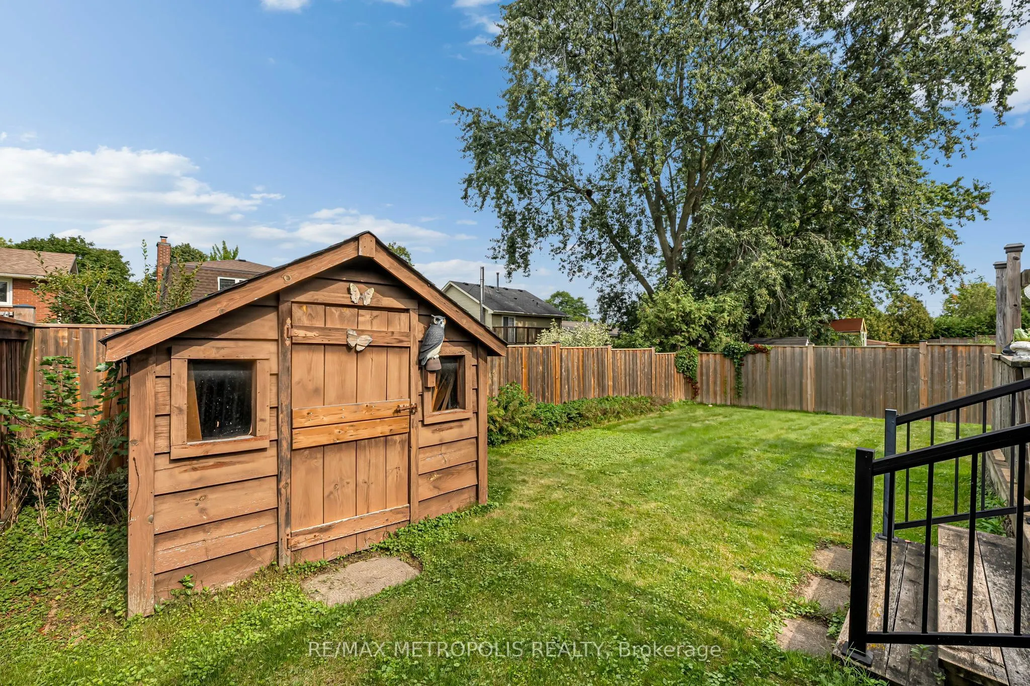 598 Black Oak Crescent