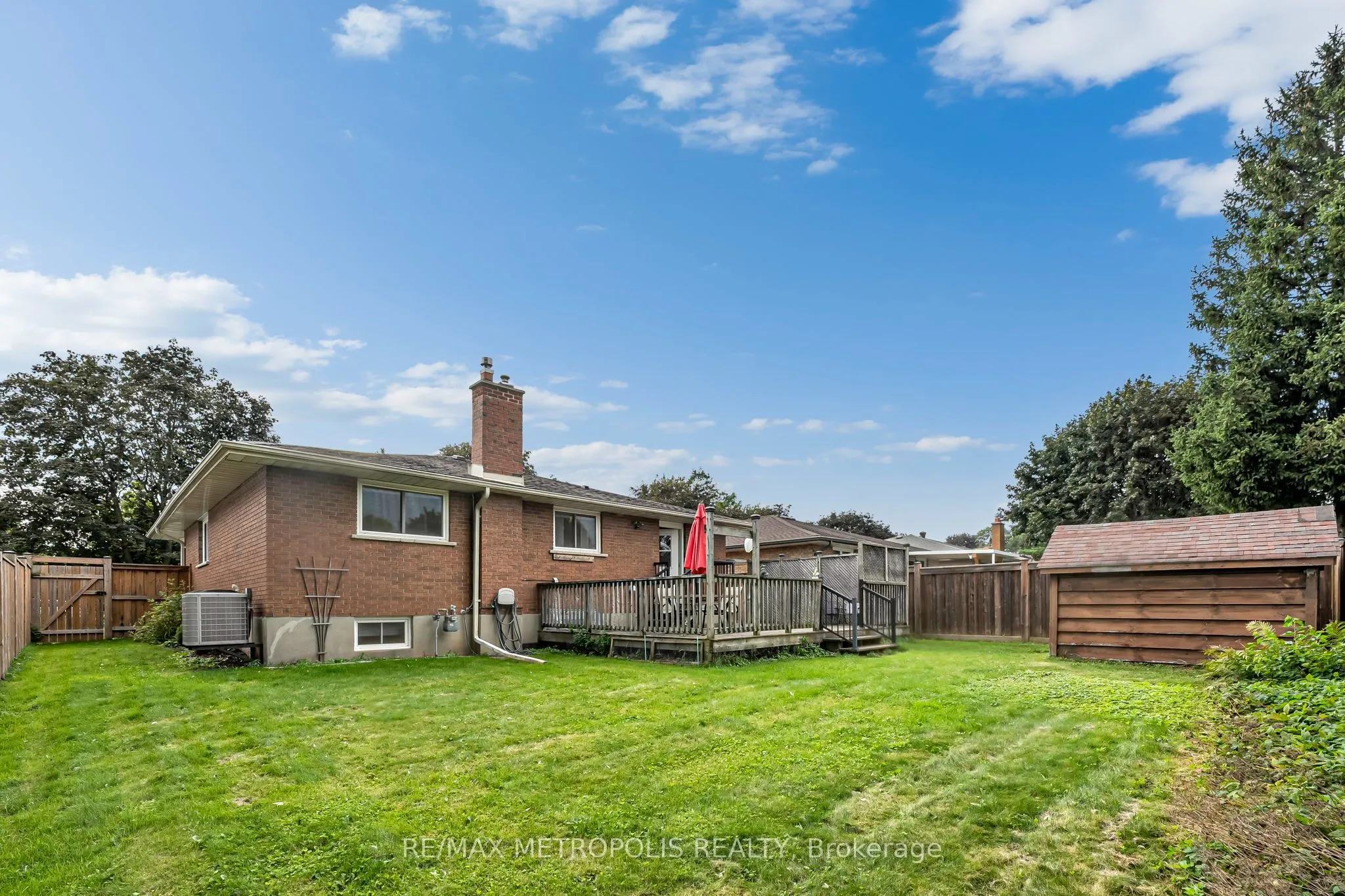 598 Black Oak Crescent
