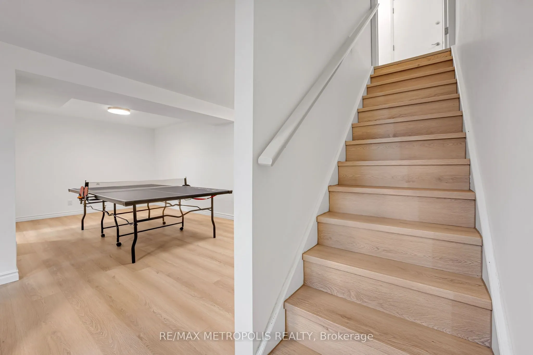 598 Black Oak Crescent