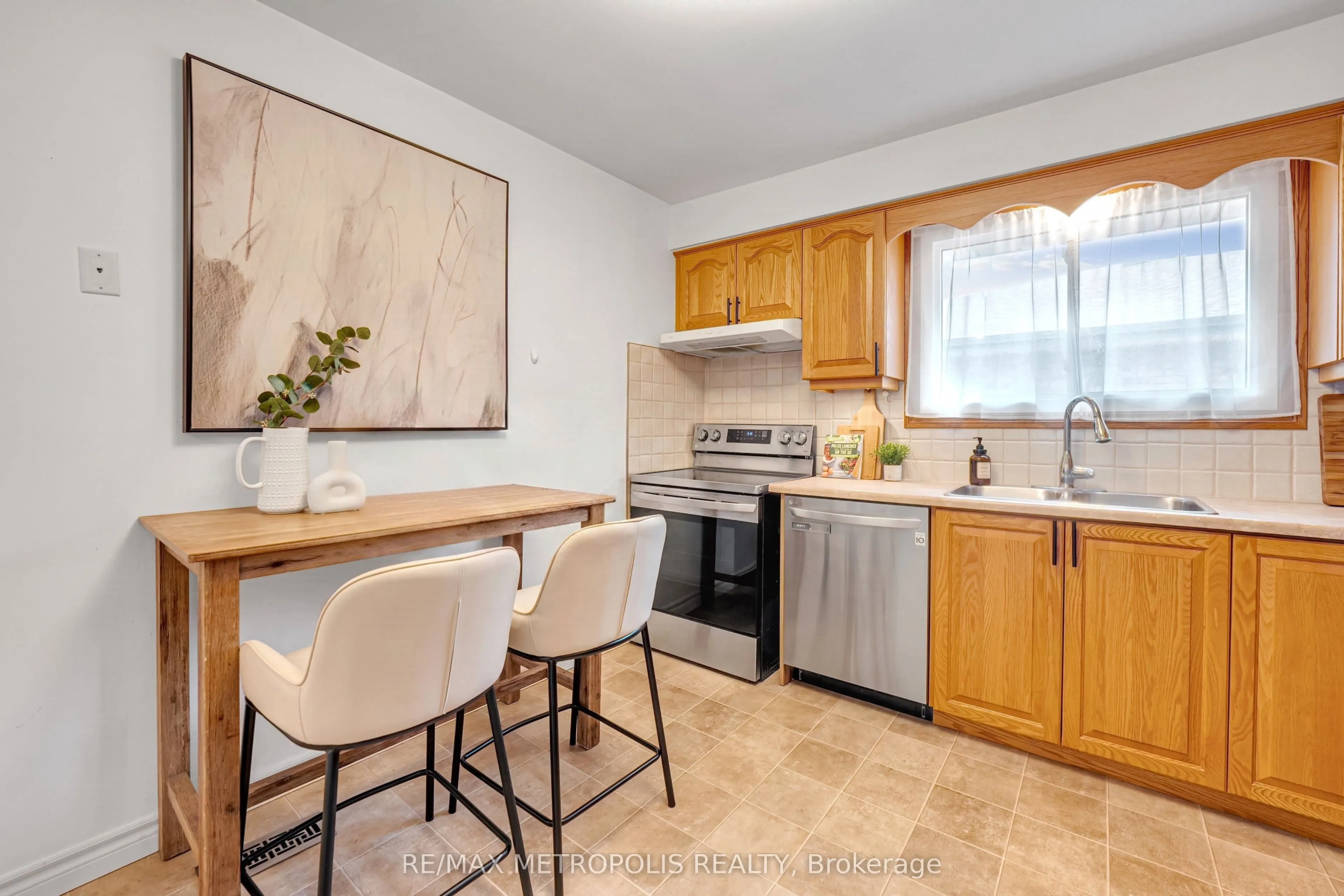 598 Black Oak Crescent