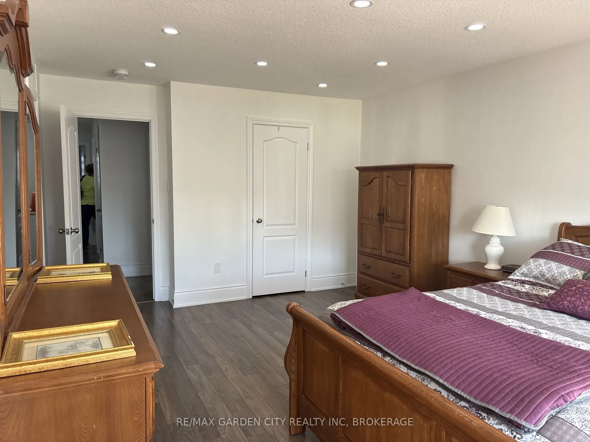 39 SUNSET Way