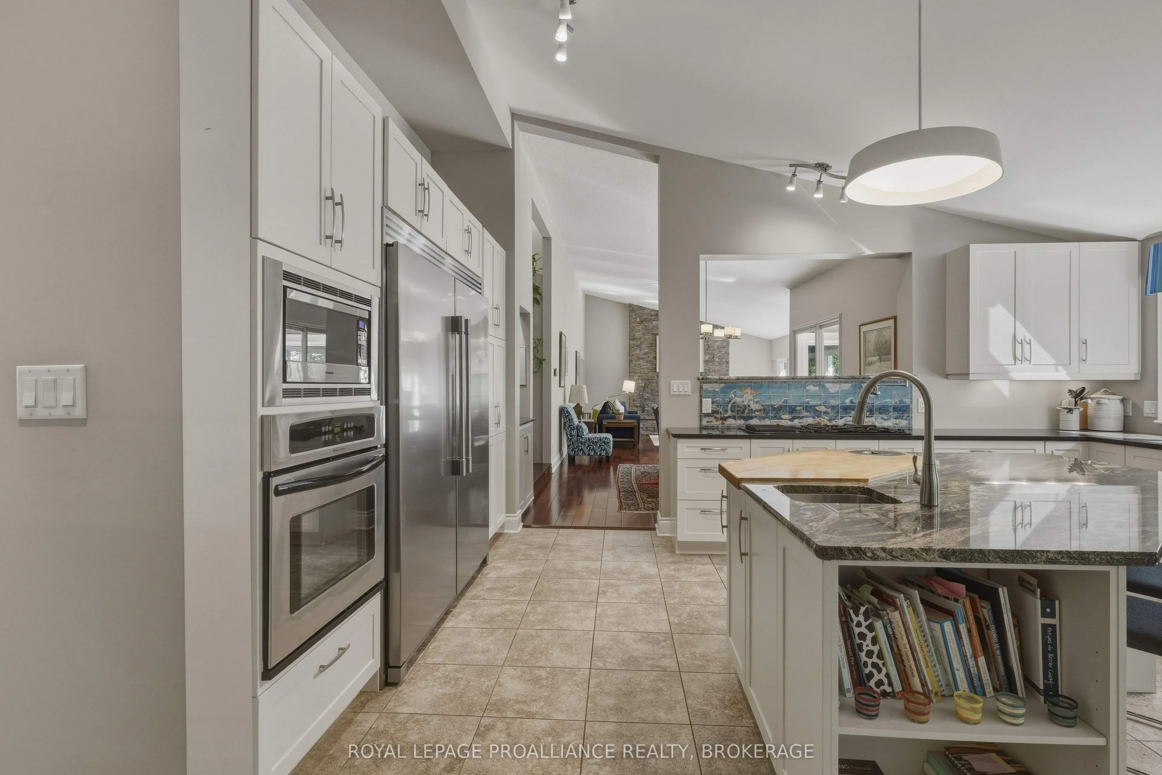 27 Riverside Drive