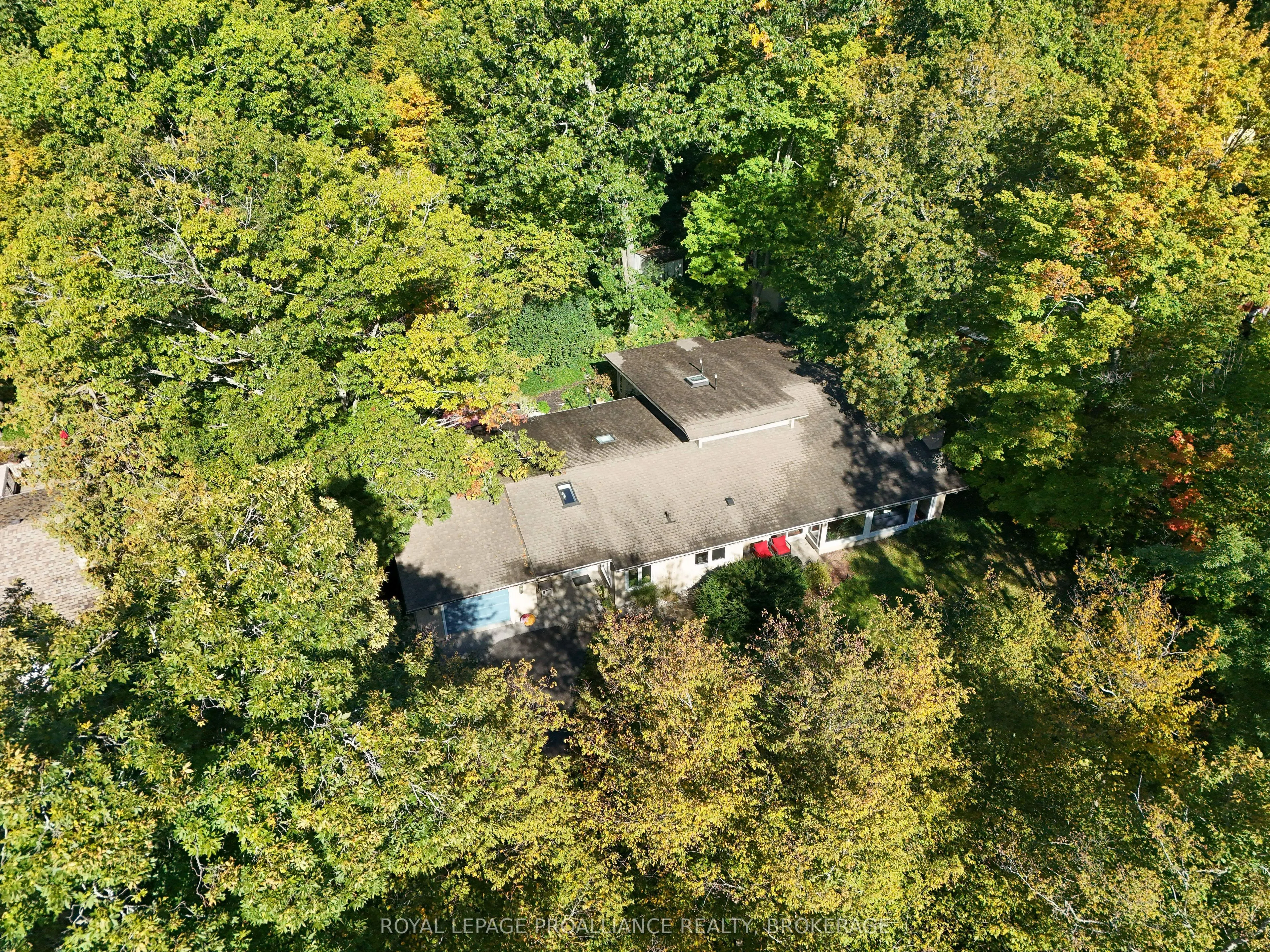 27 Riverside Drive