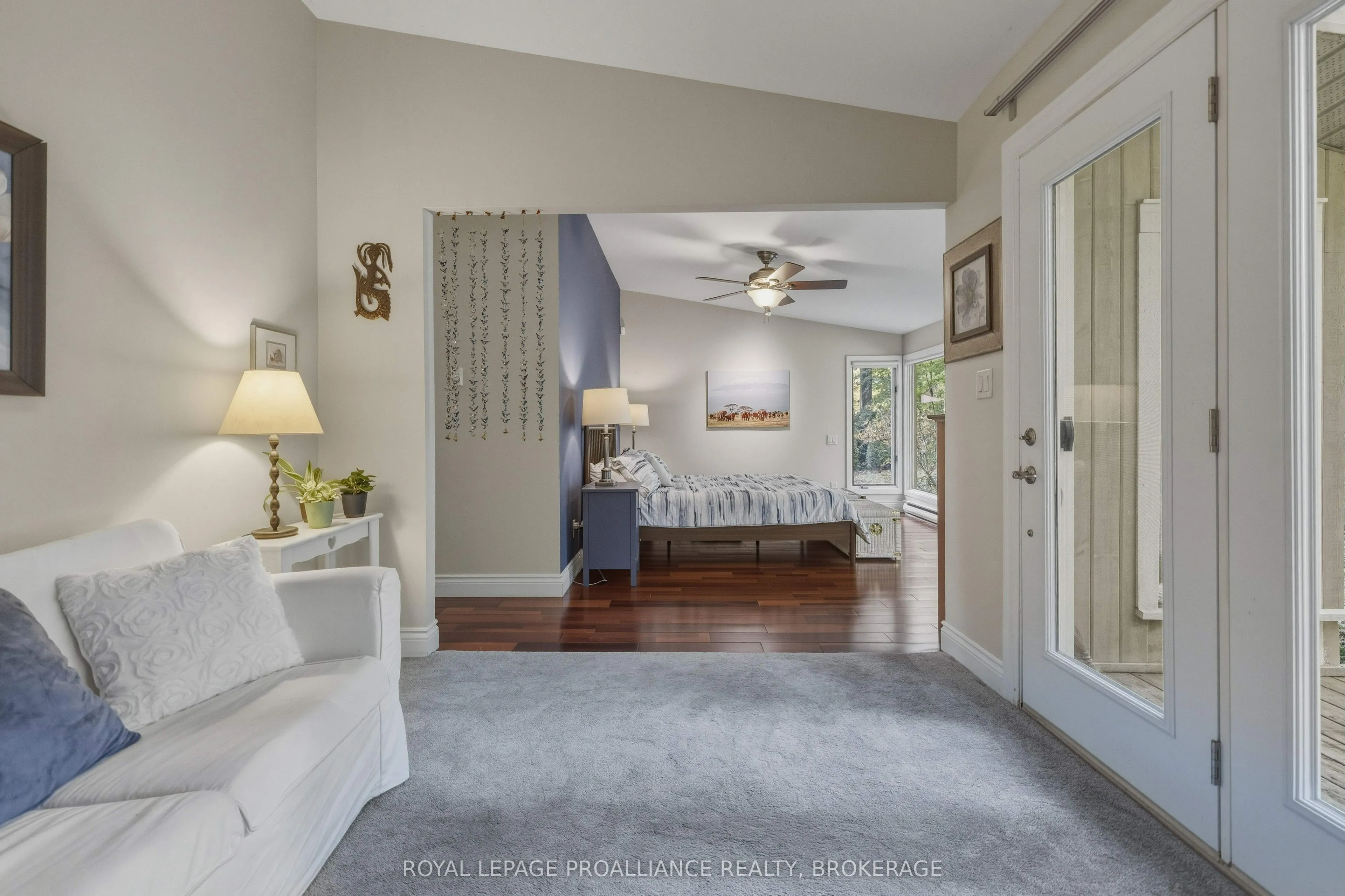 27 Riverside Drive