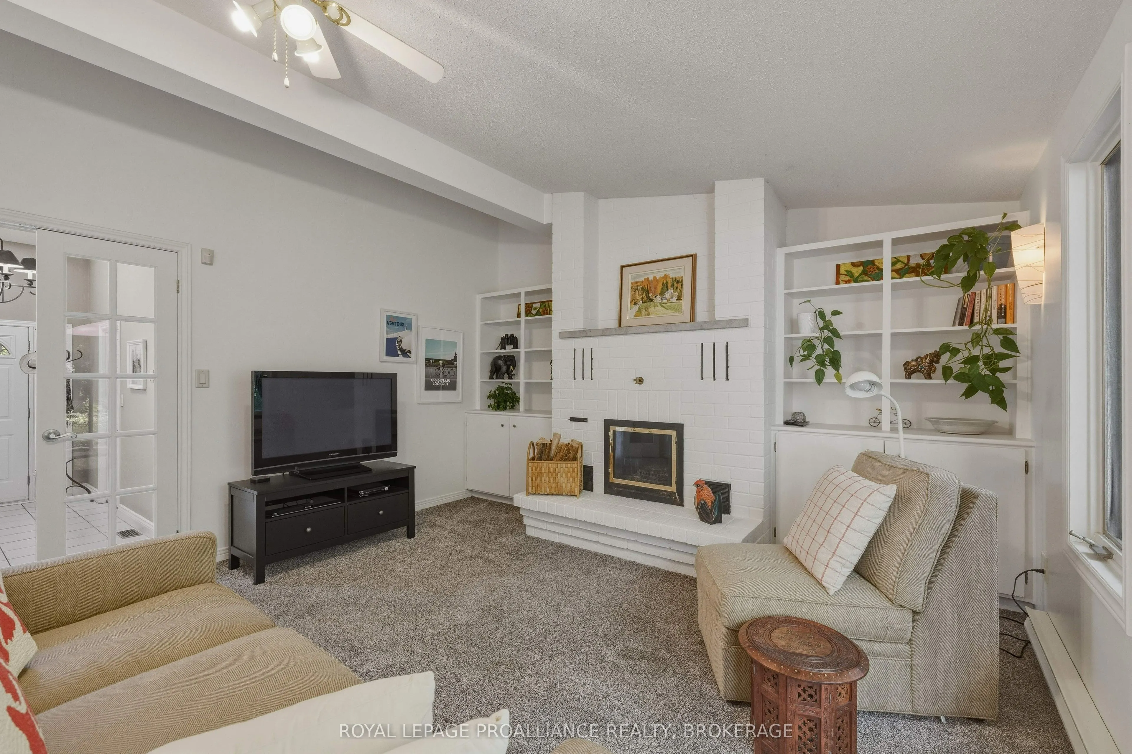 27 Riverside Drive