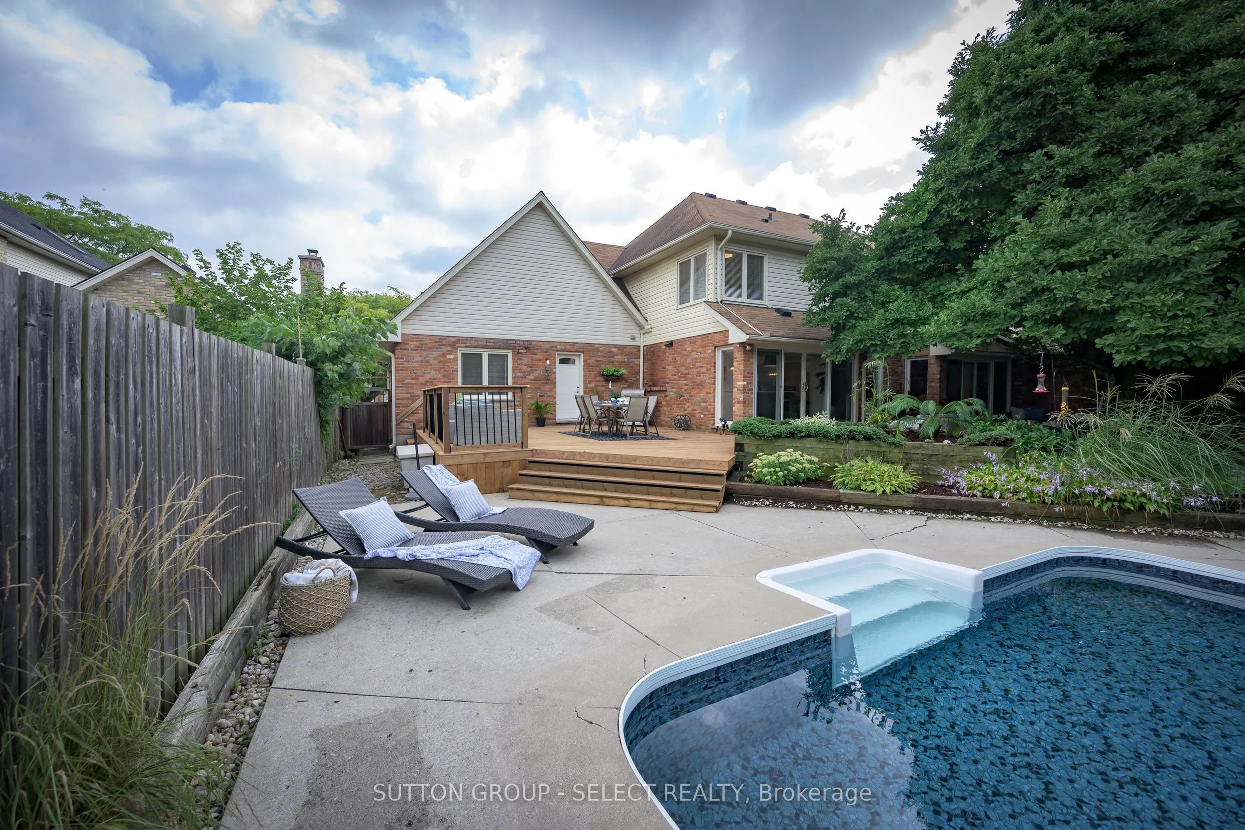 1316 Corley Drive N