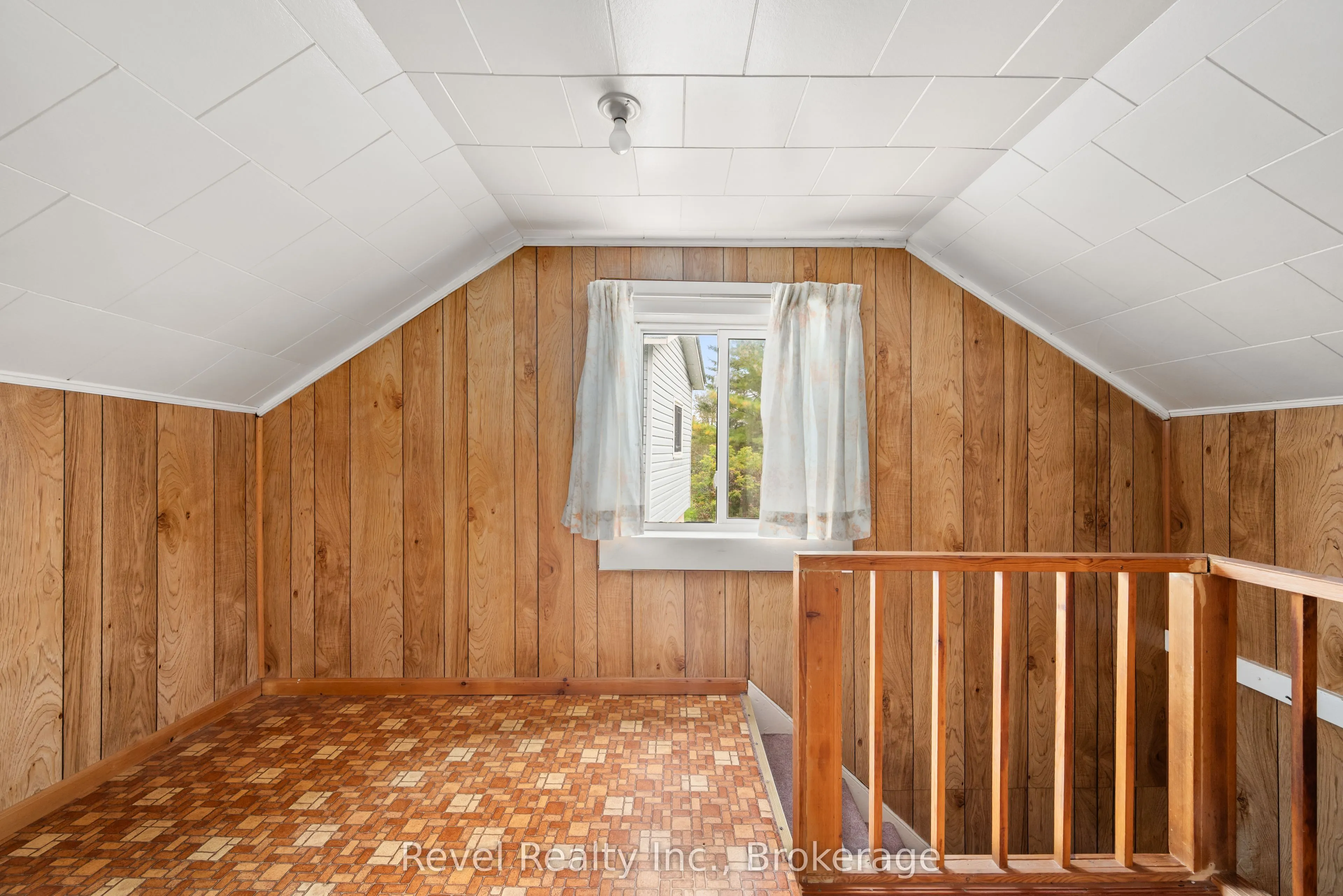 14 Richmond Street E