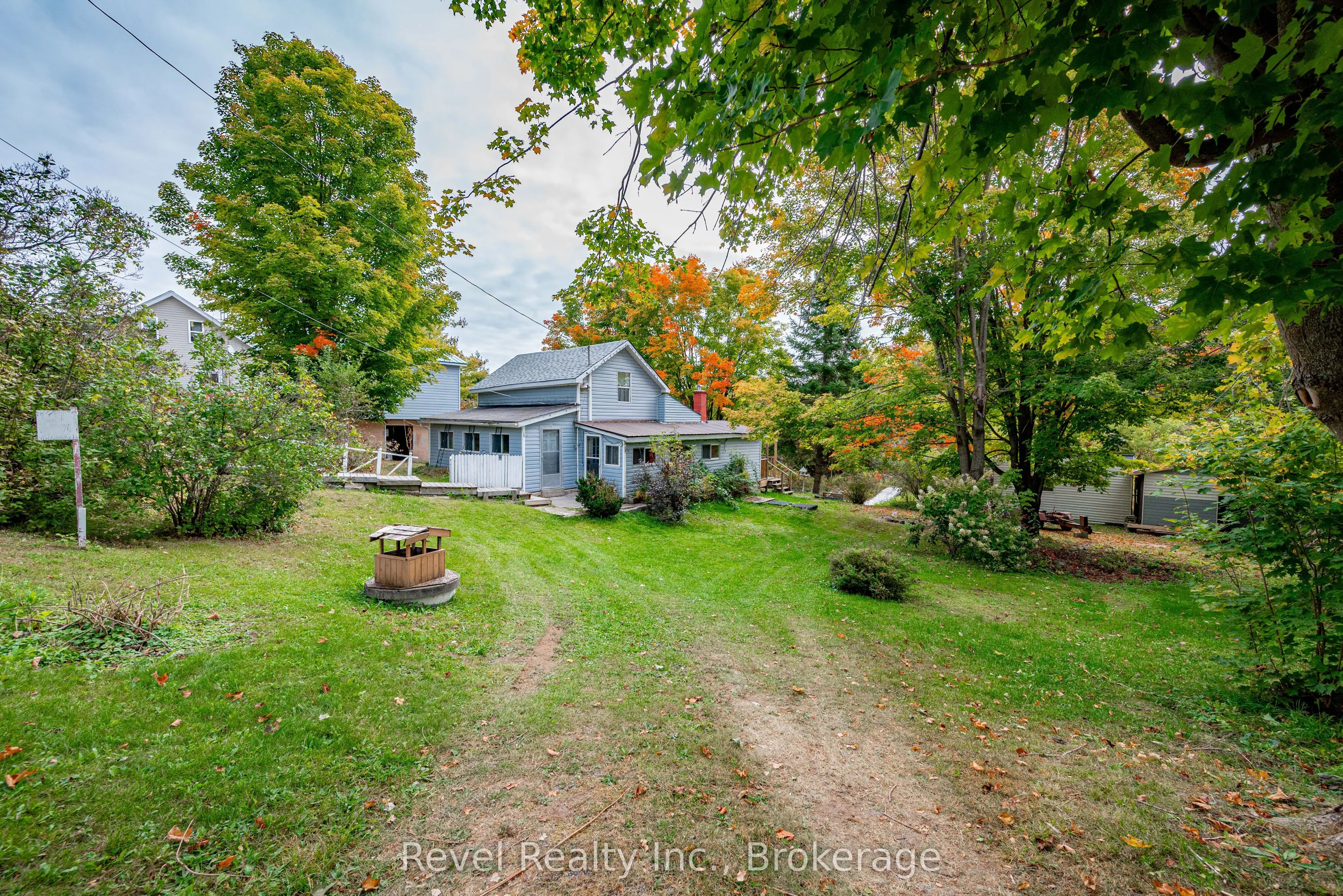 14 Richmond Street E