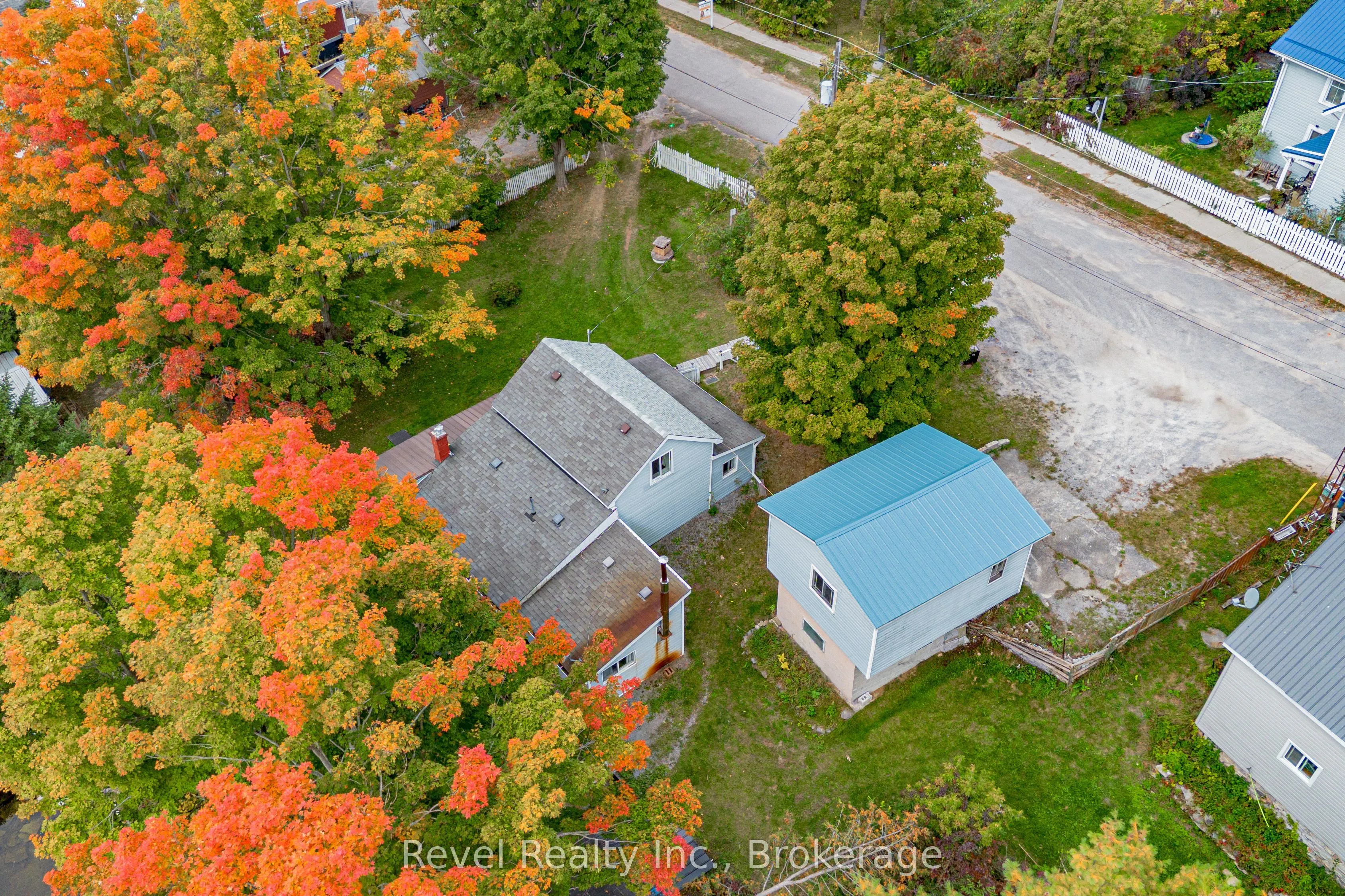 14 Richmond Street E