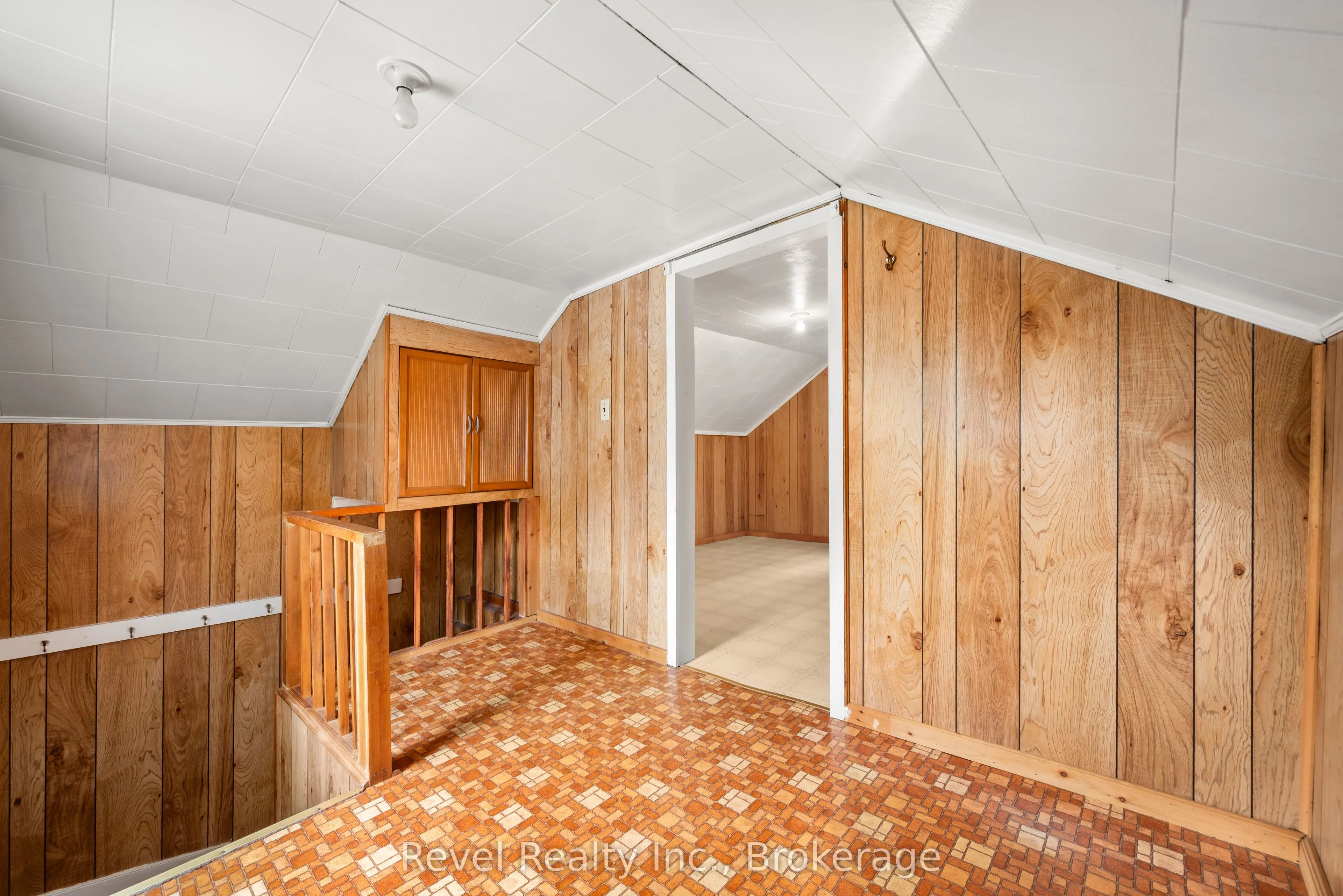 14 Richmond Street E