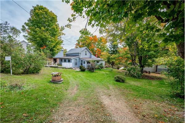 14 Richmond Street E