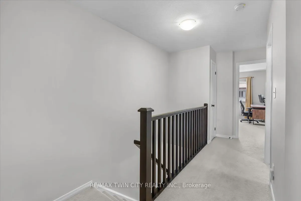 72 Meadowridge Street