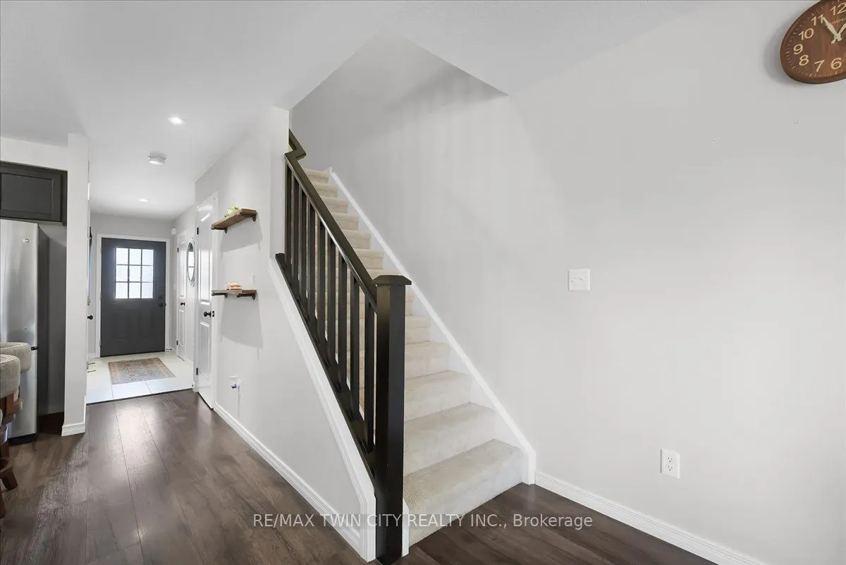 72 Meadowridge Street