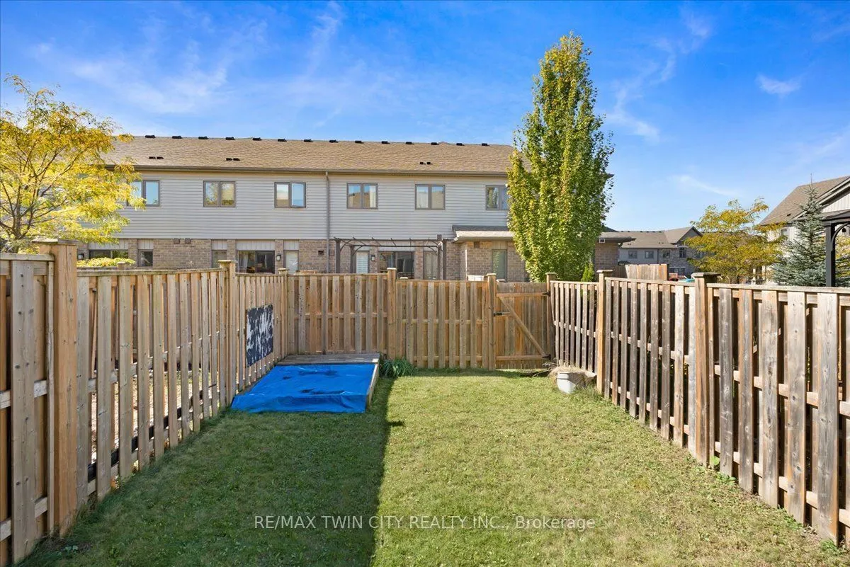72 Meadowridge Street
