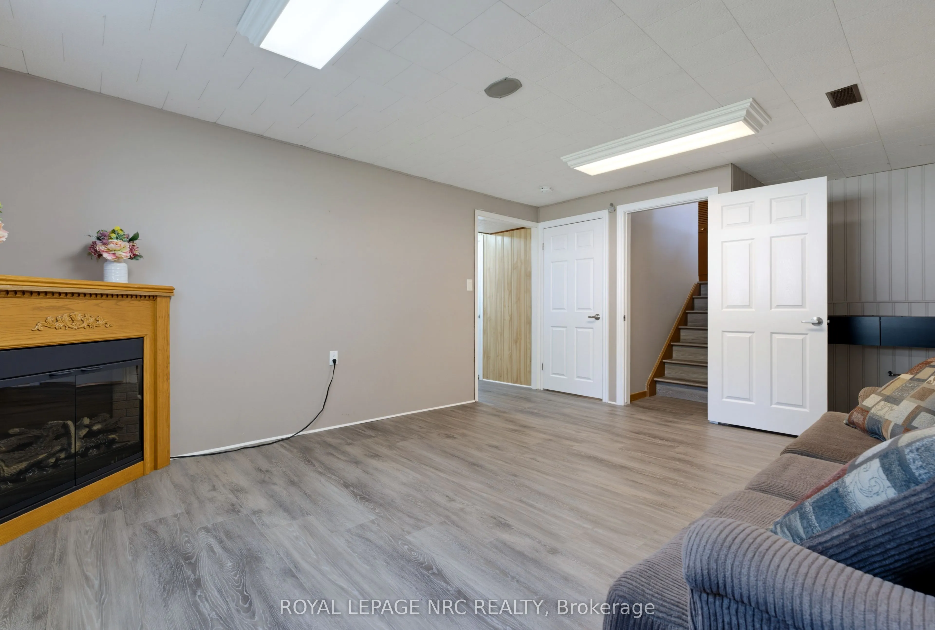 6395 Glengate Street