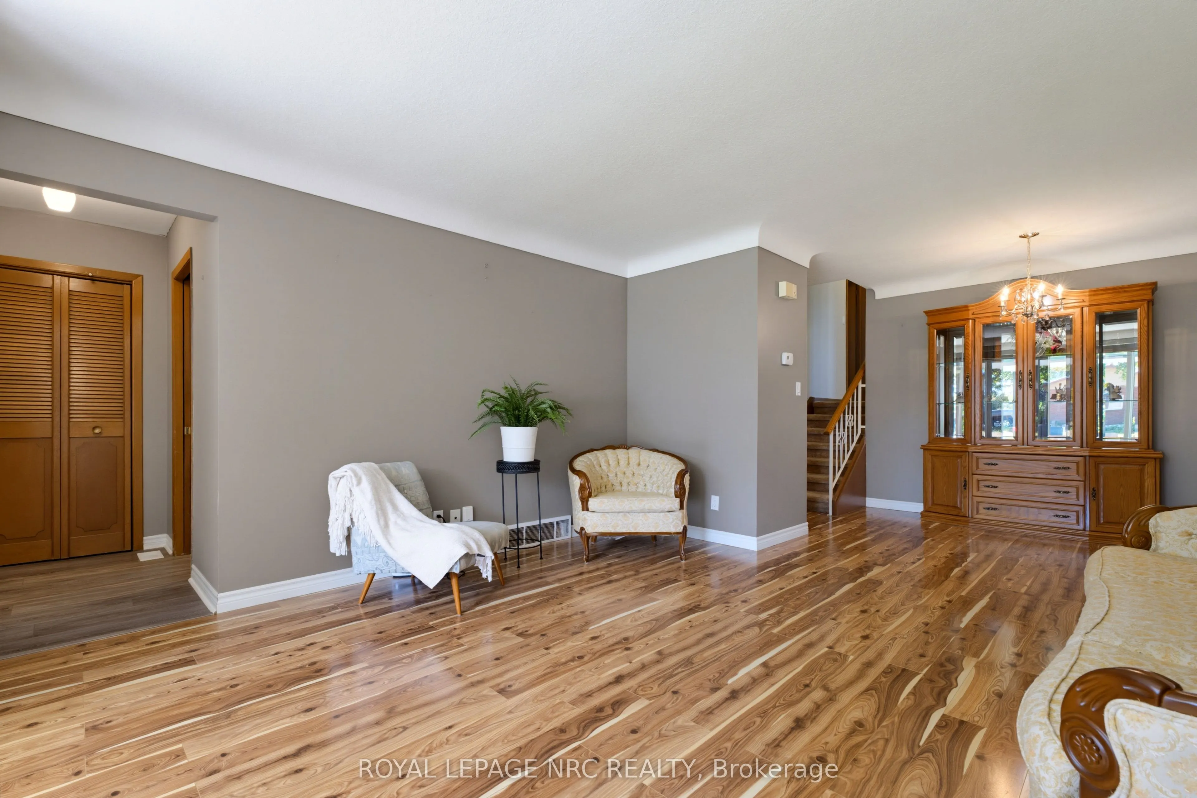 6395 Glengate Street