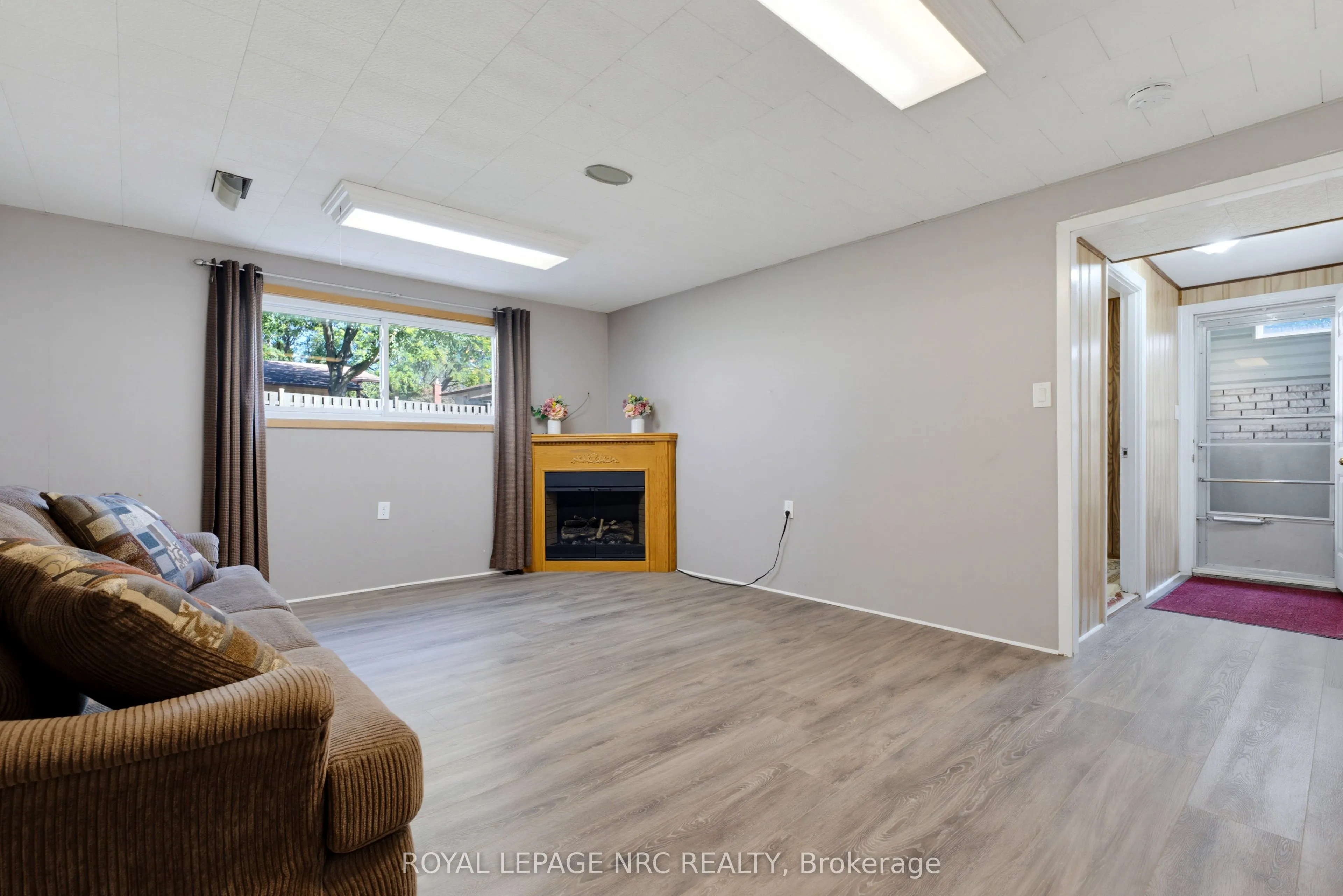 6395 Glengate Street