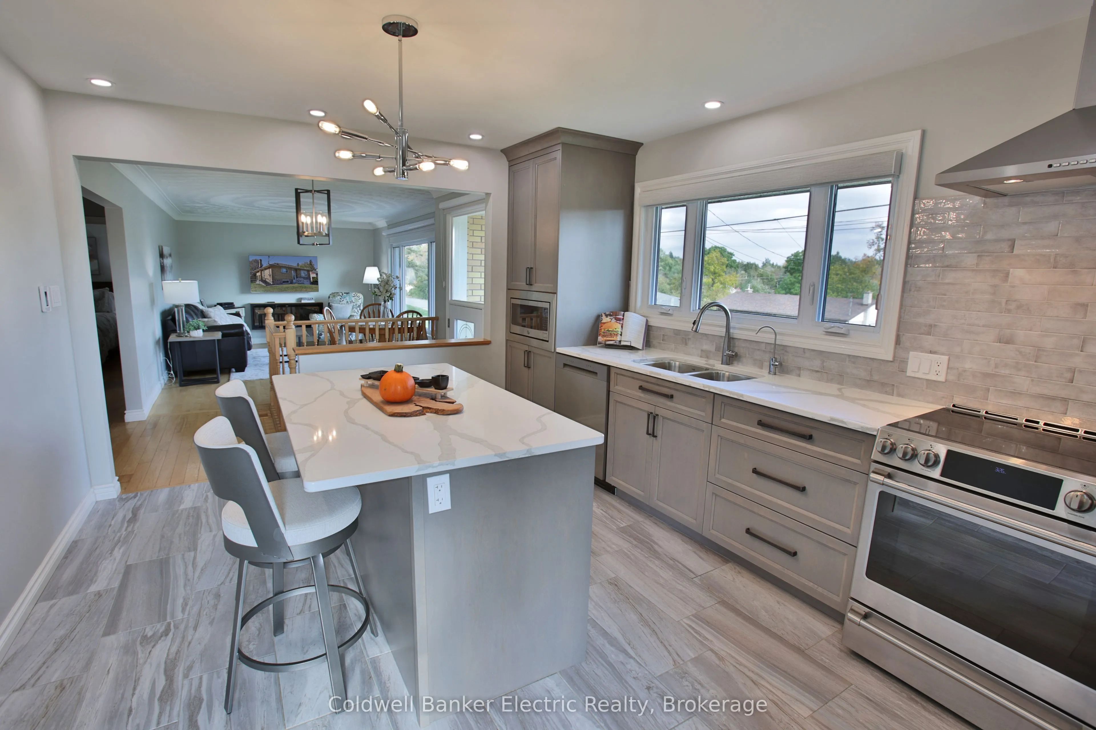 282 Gifford Drive