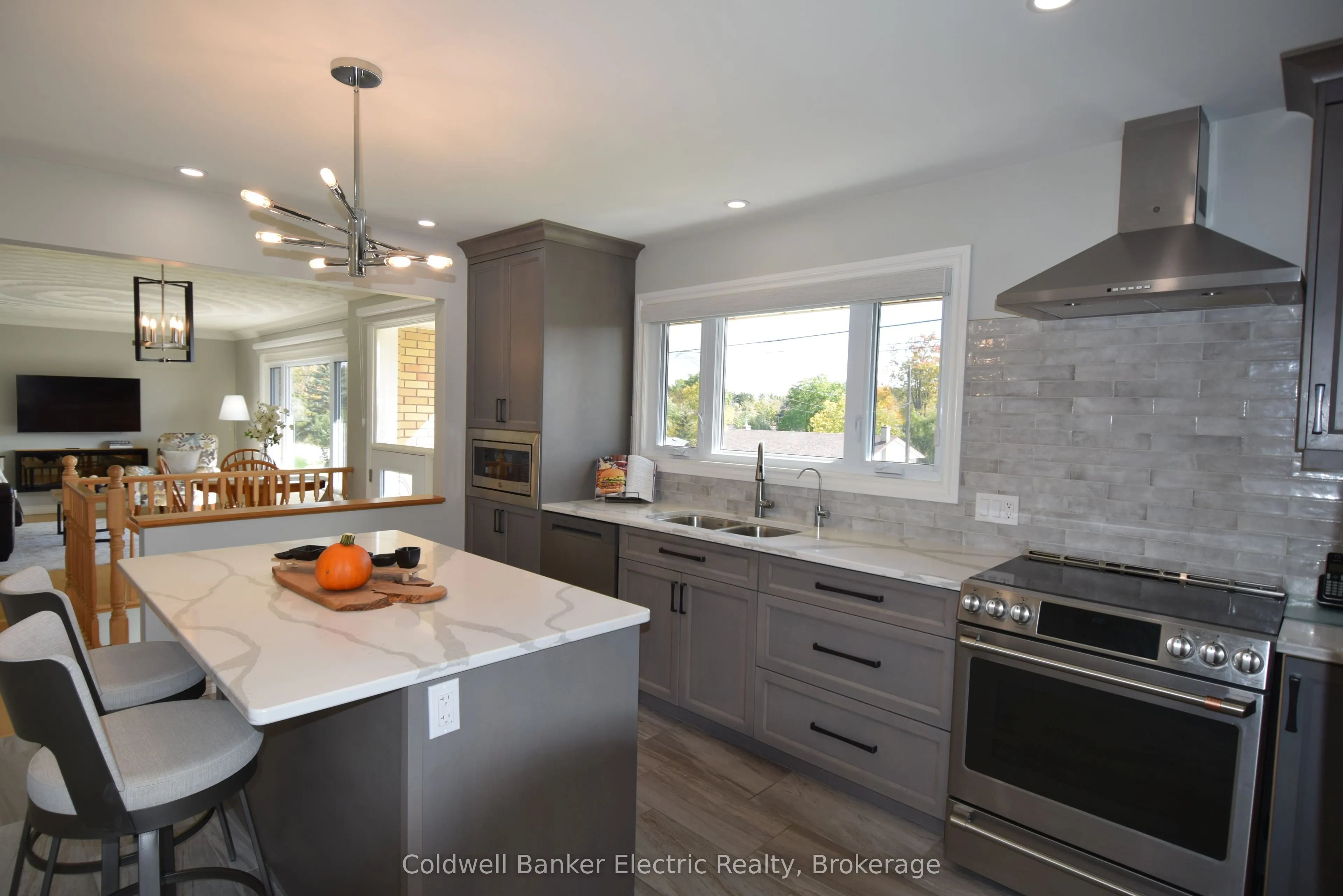 282 Gifford Drive