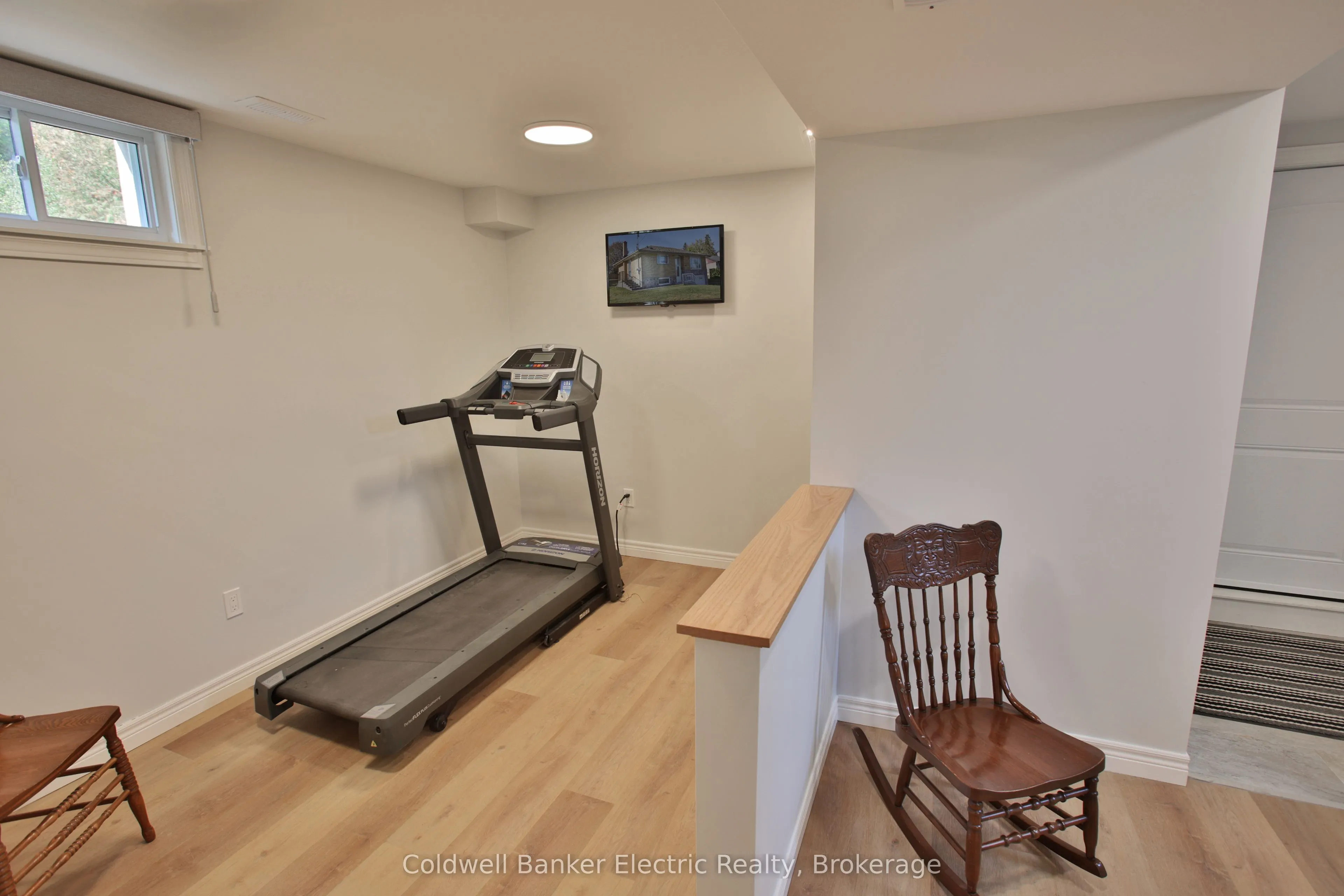 282 Gifford Drive