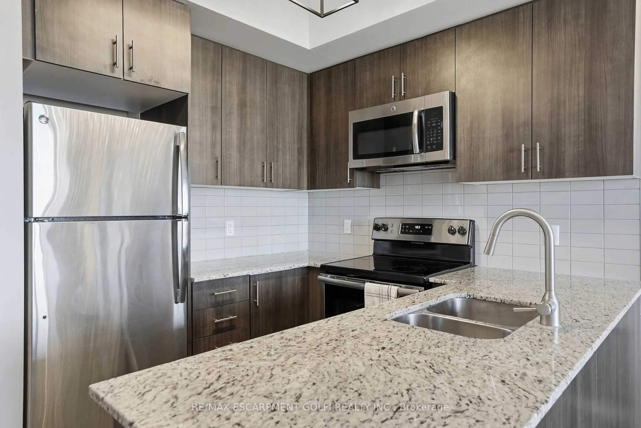 560 North Service Road #708