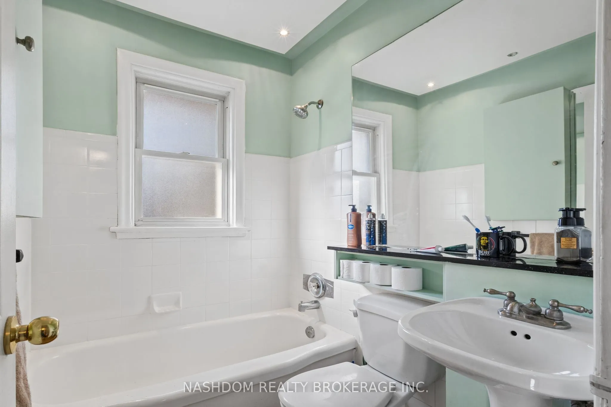 366 East 17th Street