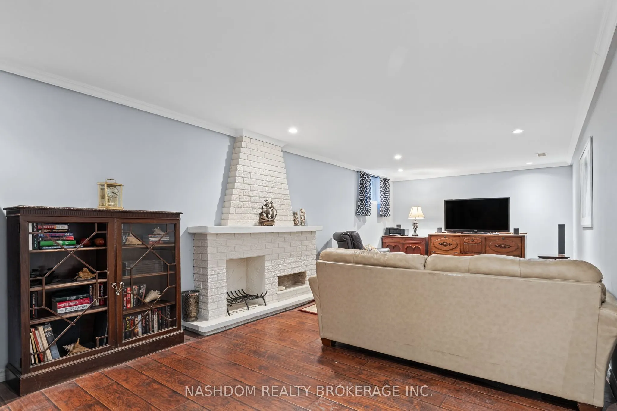 366 East 17th Street