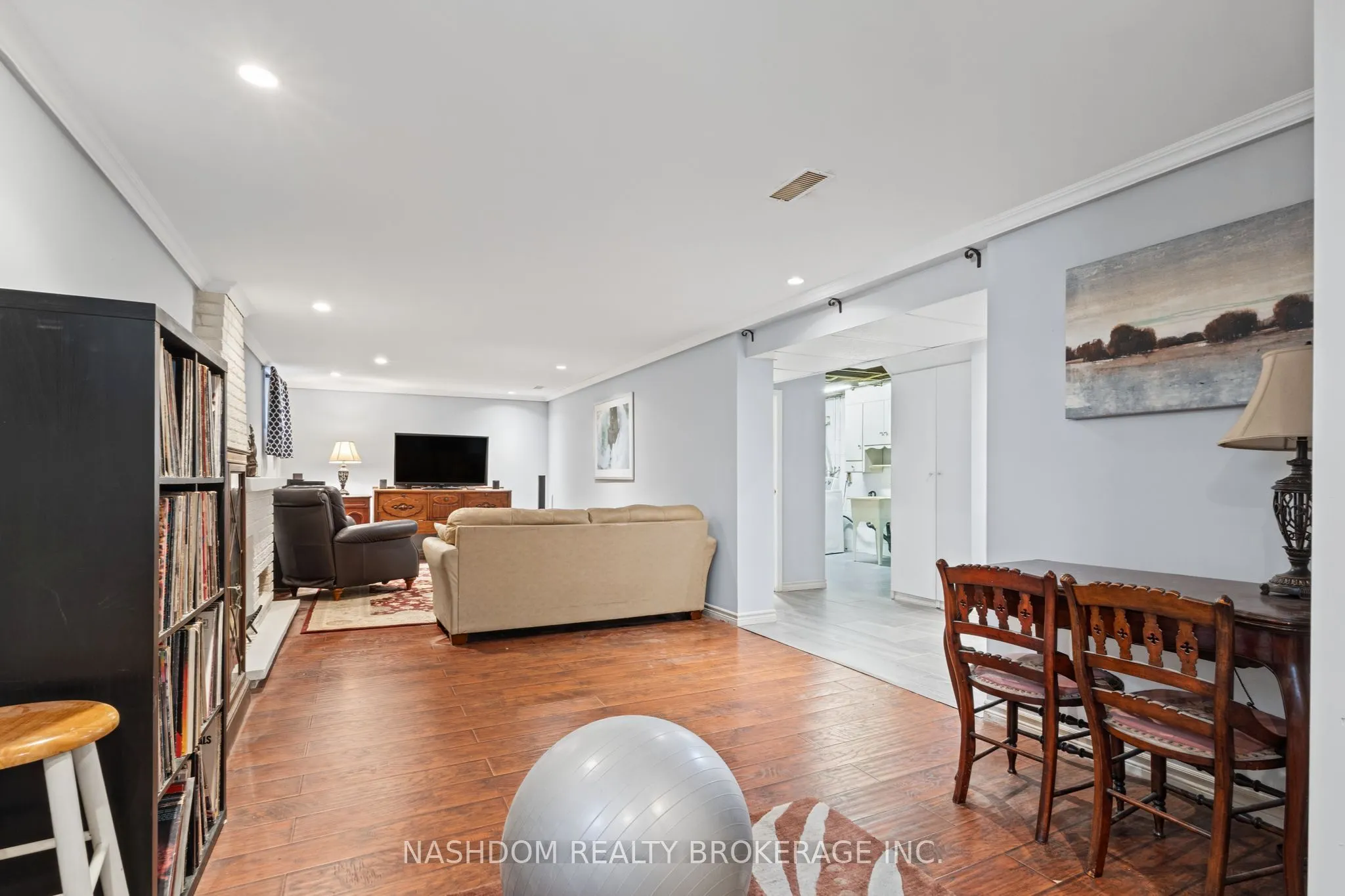366 East 17th Street