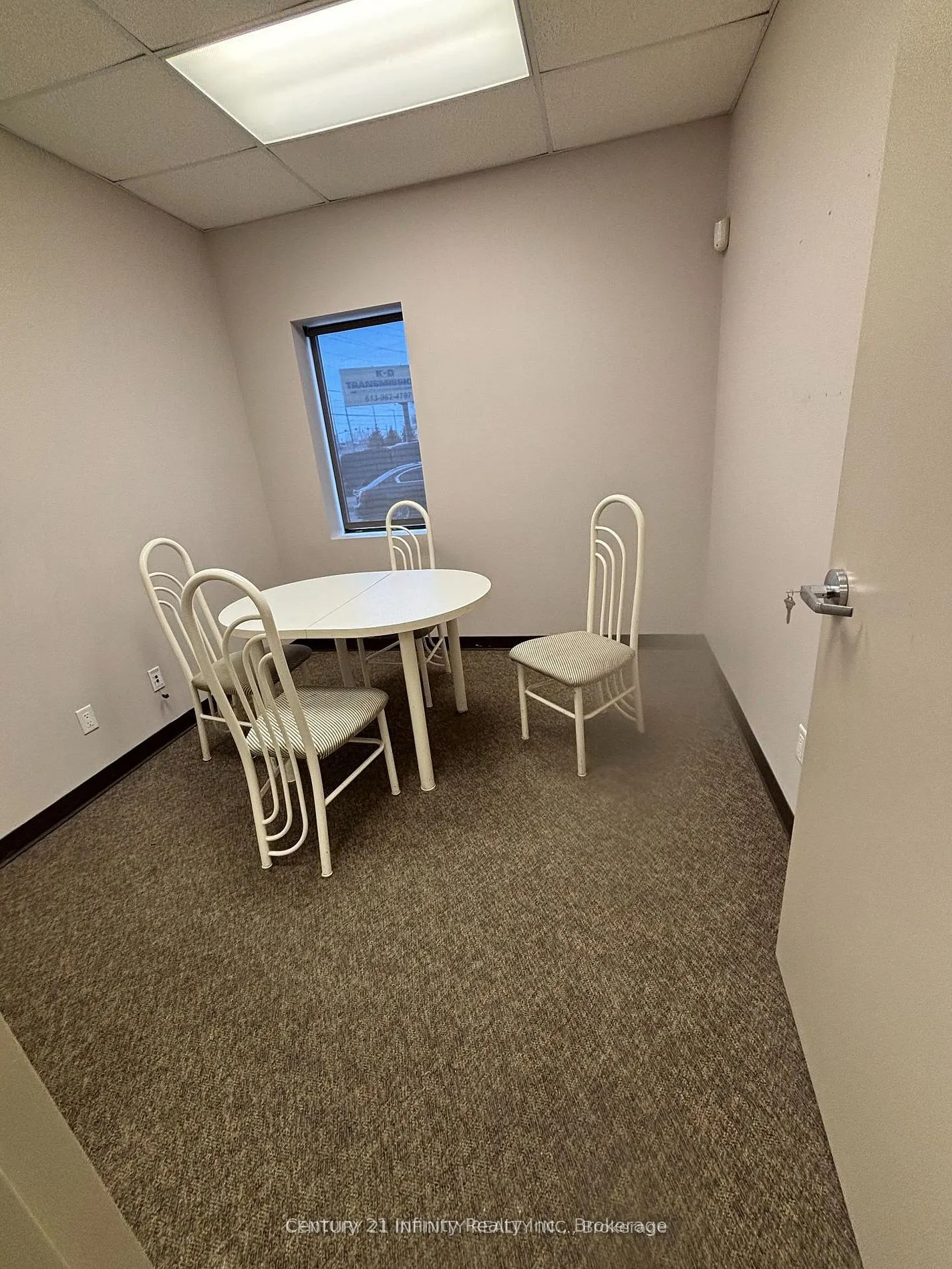 62 Dundas Street W