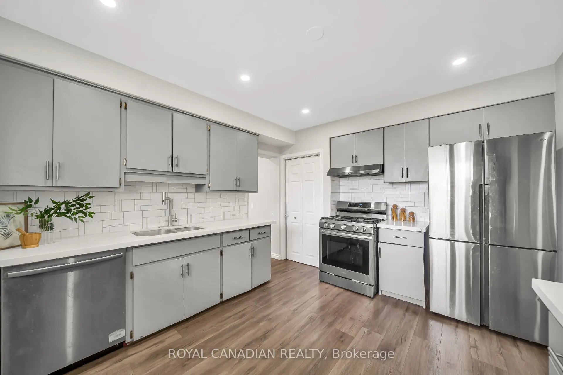 284 Cedar Crescent