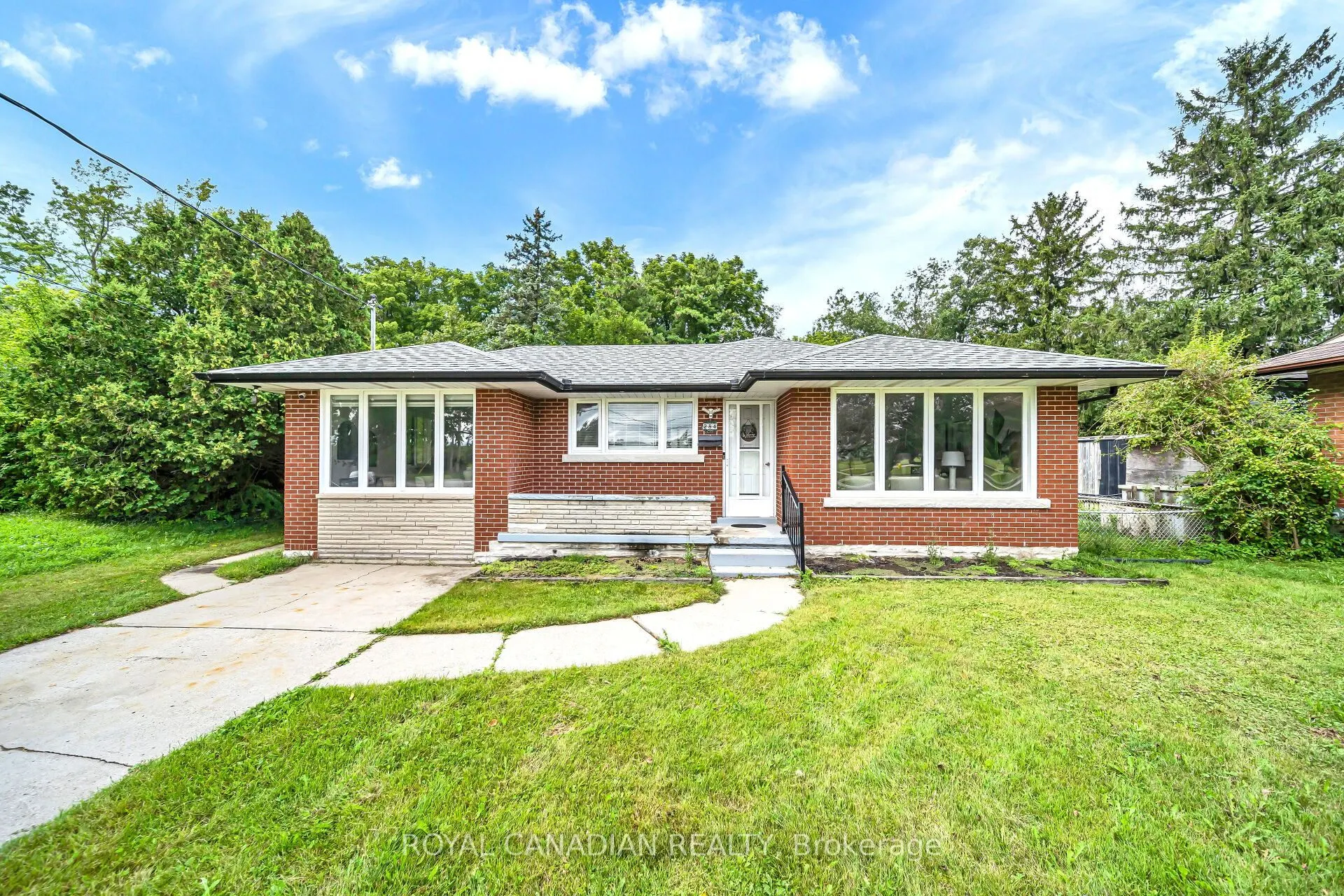 284 Cedar Crescent